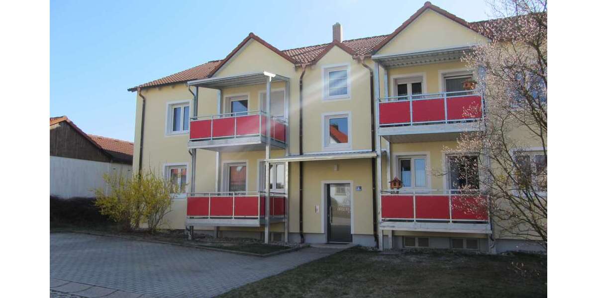 Etagenwohnung Plößberg - 3 Zimmer, 81 m&sup2;, 477&euro; | Angebot:26947928