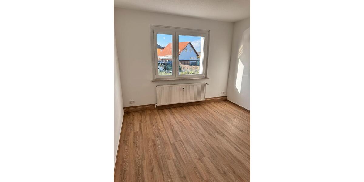 Hochparterre Genthin - 4 Zimmer, 74 m&sup2;, 490&euro; | Angebot:25887595
