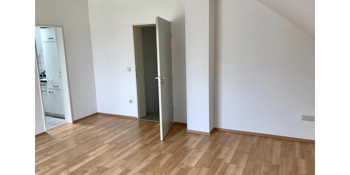 Dachgeschoßwohnung Bayreuth Altstadt - 1 Zimmer, 38 m&sup2;, 500&euro; | Angebot:25932565