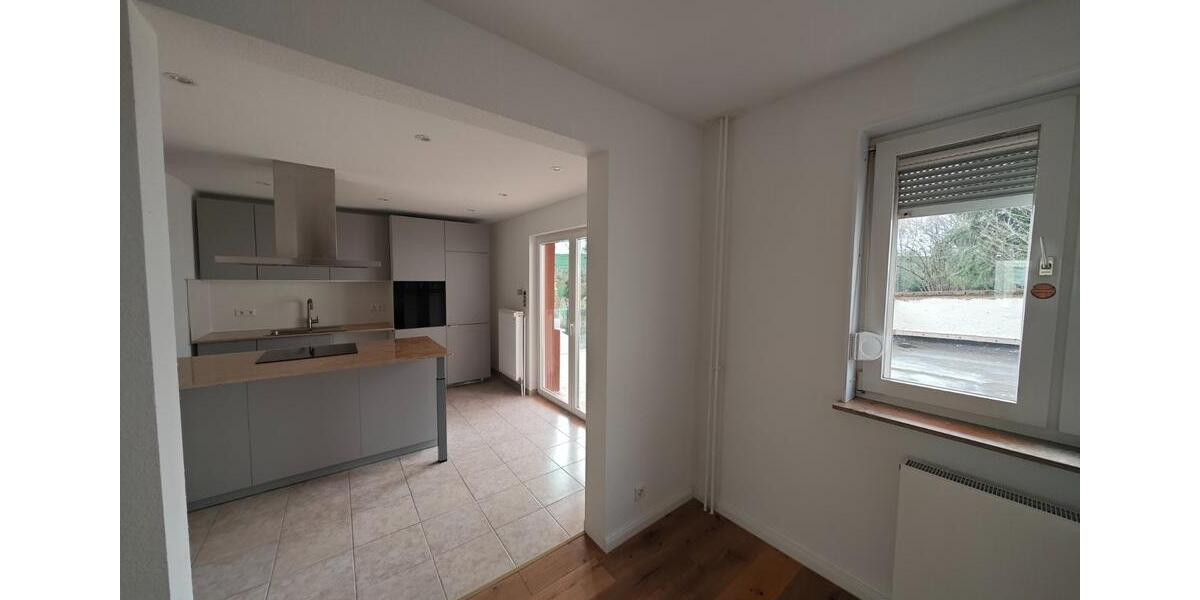 Gepflegte 4-Zimmer Doppelhaushälfte mit Garage in Hannover-Leinha 4 zimmer