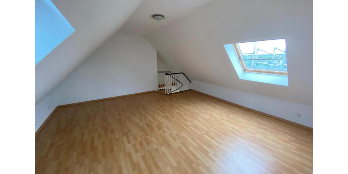 Dachgeschoßwohnung Schkeuditz - 2.5 Zimmer, 58 m&sup2;, 470&euro; | Angebot:24848741