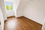 Dachgeschoßwohnung Merseburg - 4 Zimmer, 90 m&sup2;, 590&euro; | Angebot:26535293