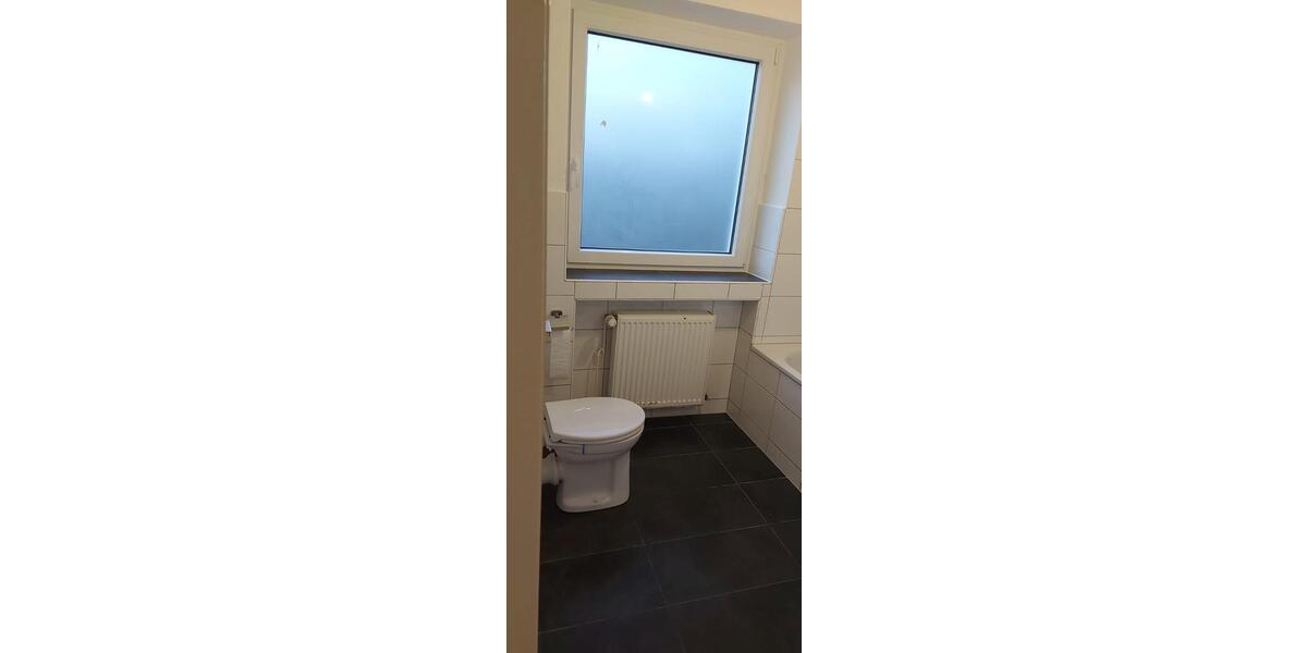 Etagenwohnung Neuss Reuschenberg - 3 Zimmer, 77 m&sup2;, 930&euro; | Angebot:25844077