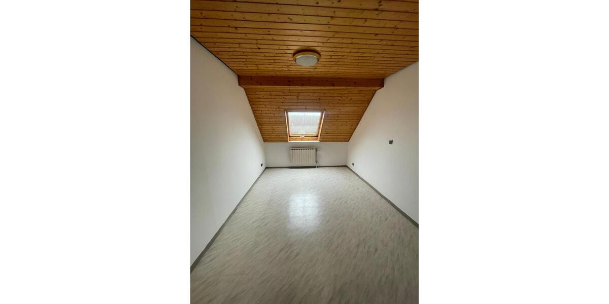 Etagenwohnung Herrieden - 4 Zimmer, 100 m&sup2;, 890&euro; | Angebot:26343060
