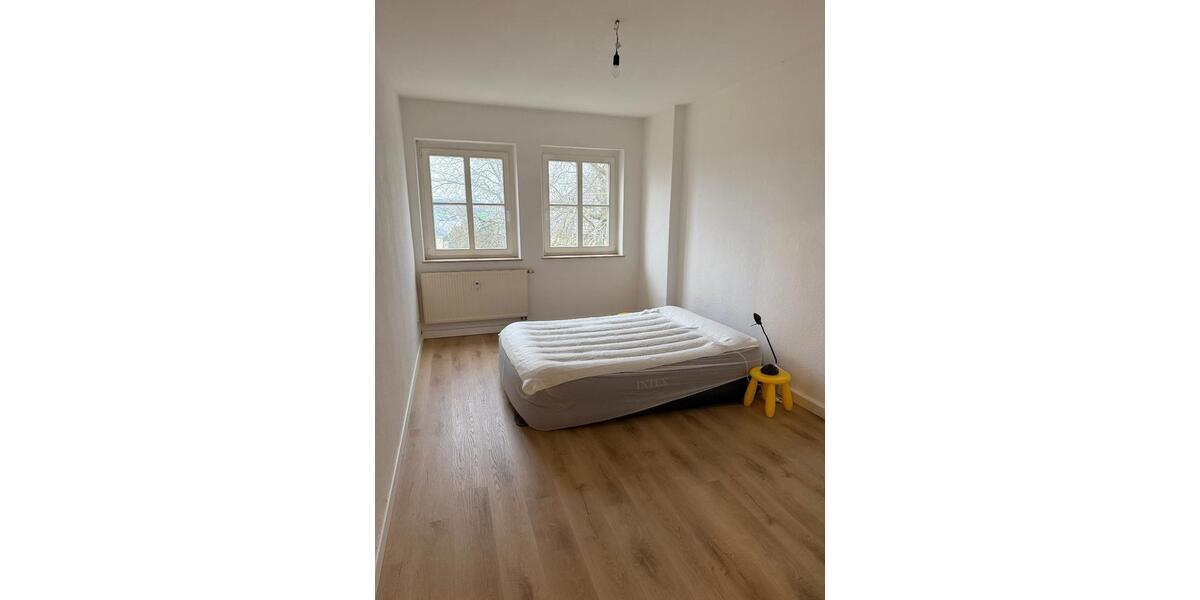 Etagenwohnung Bernsdorf - 1 Zimmer, 65 m&sup2;, 520&euro; | Angebot:24715888