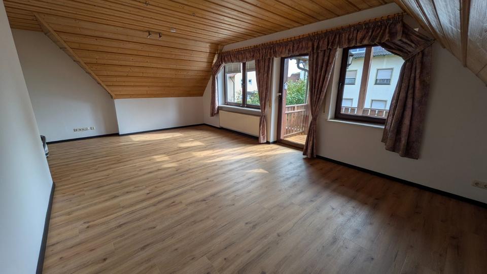 Etagenwohnung Mertingen - 4 Zimmer, 110 m&sup2;, 900&euro; | Angebot:24838645