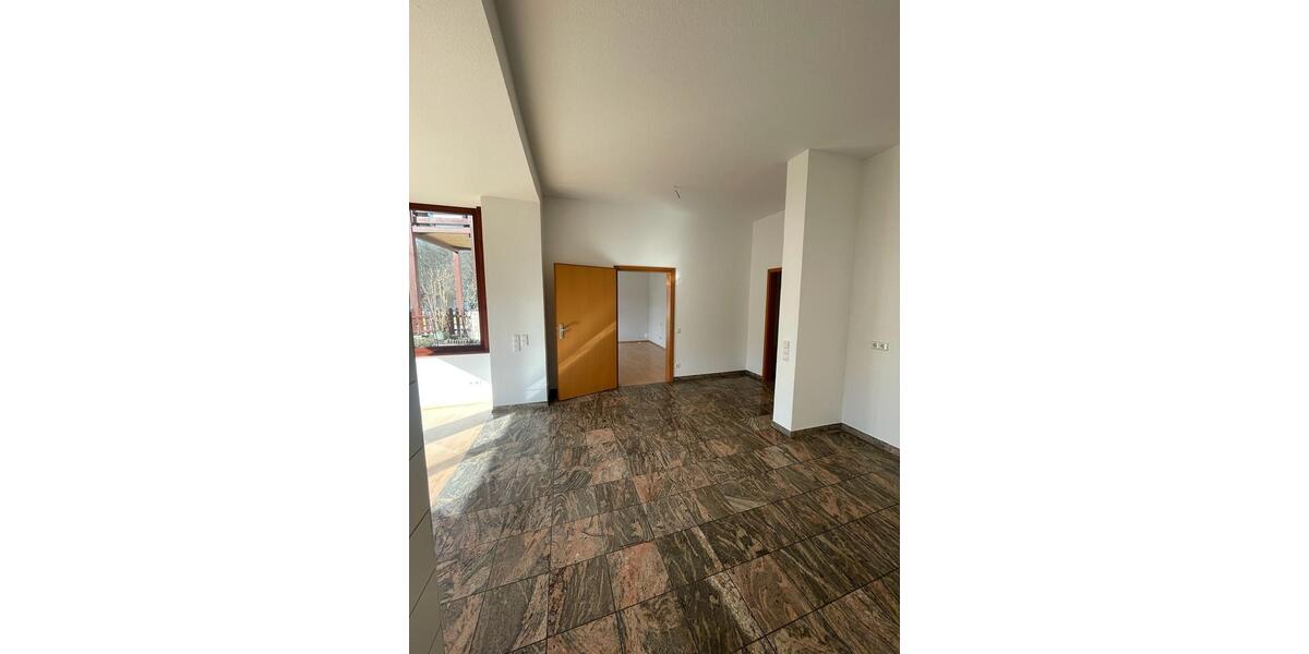 Erdgeschoßwohnung Zschopau - 2 Zimmer, 71 m&sup2;, 599&euro; | Angebot:25270640