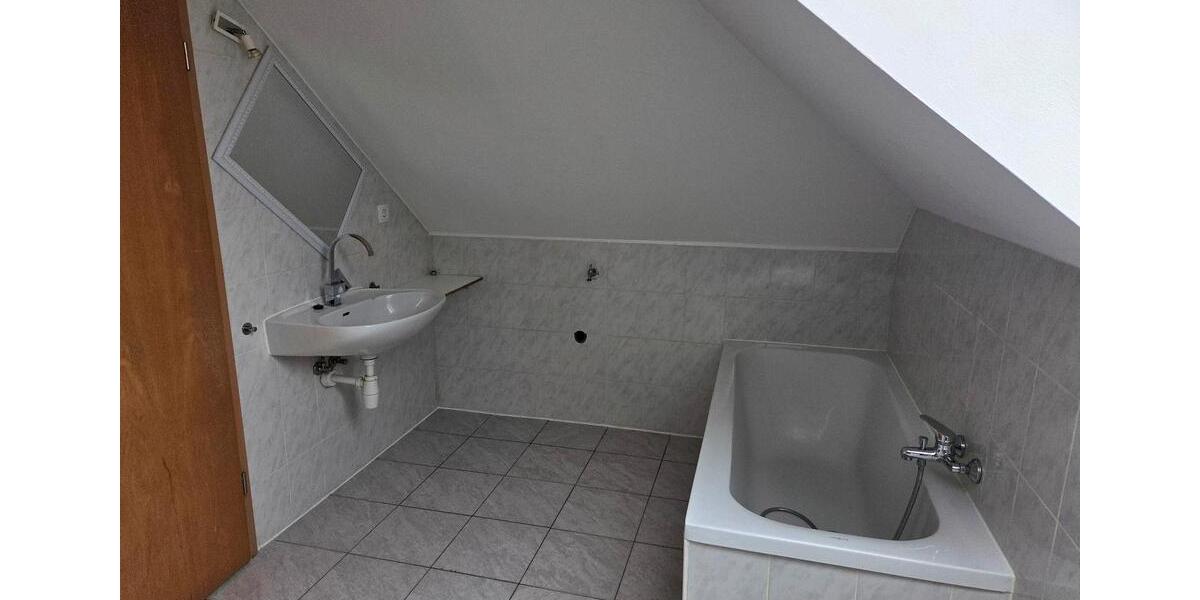 Etagenwohnung Schöningen - 4 Zimmer, 105 m&sup2;, 600&euro; | Angebot:25048476