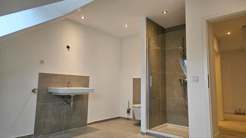 Erstbezug! 3,5-Zimmer-DG Wohnung mit Balkon ohne Provision zimmer