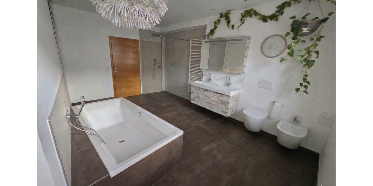 Maisonettenwohnung Schweinfurt Gartenstadt - 5 Zimmer, 206 m&sup2;, 1.620&euro; | Angebot:25941787