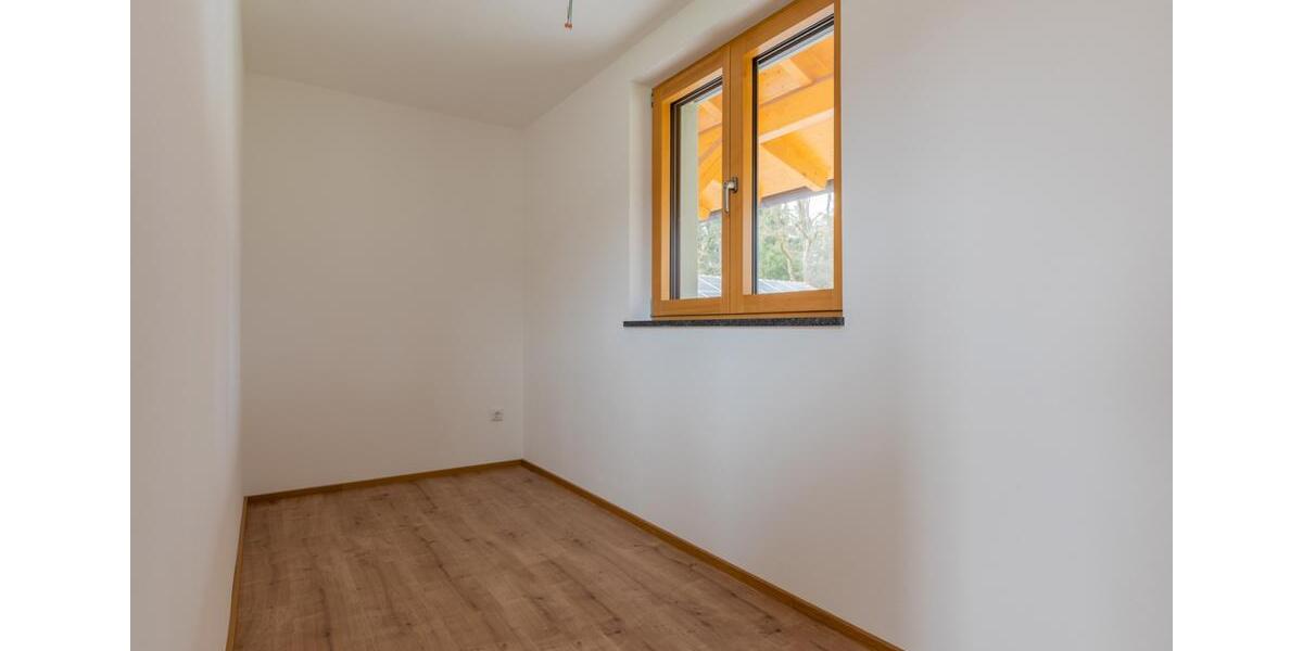 Etagenwohnung Neuburg am Inn - 4.5 Zimmer, 130 m&sup2;, 1.250&euro; | Angebot:26131537