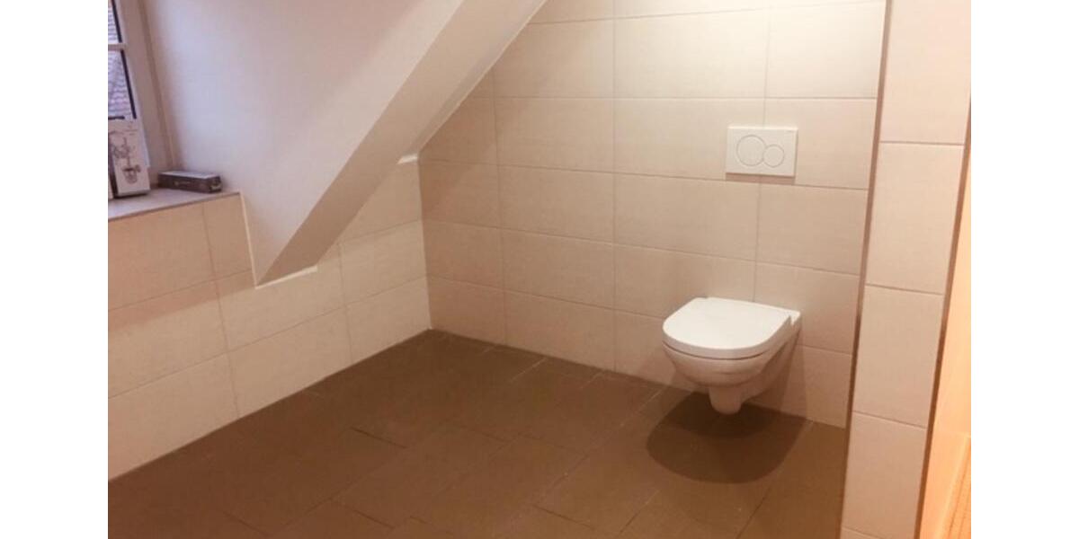 Dachgeschoßwohnung Volkach - 3.5 Zimmer, 80 m&sup2;, 950&euro; | Angebot:24415550