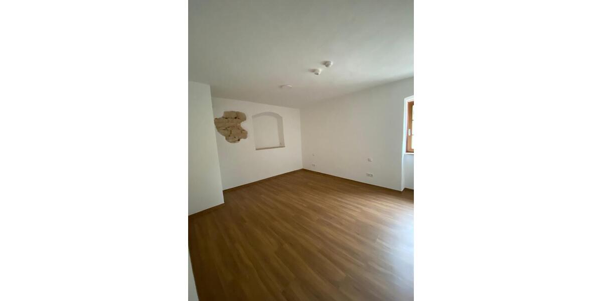 Erdgeschoßwohnung Amberg - 3 Zimmer, 70 m&sup2;, 895&euro; | Angebot:25415224