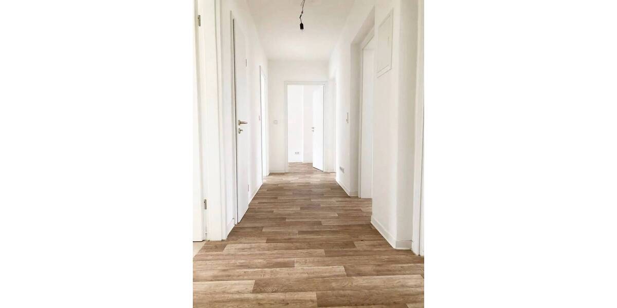 Etagenwohnung Riesa Pausitzer Delle - 4 Zimmer, 76 m&sup2;, 449&euro; | Angebot:26418868