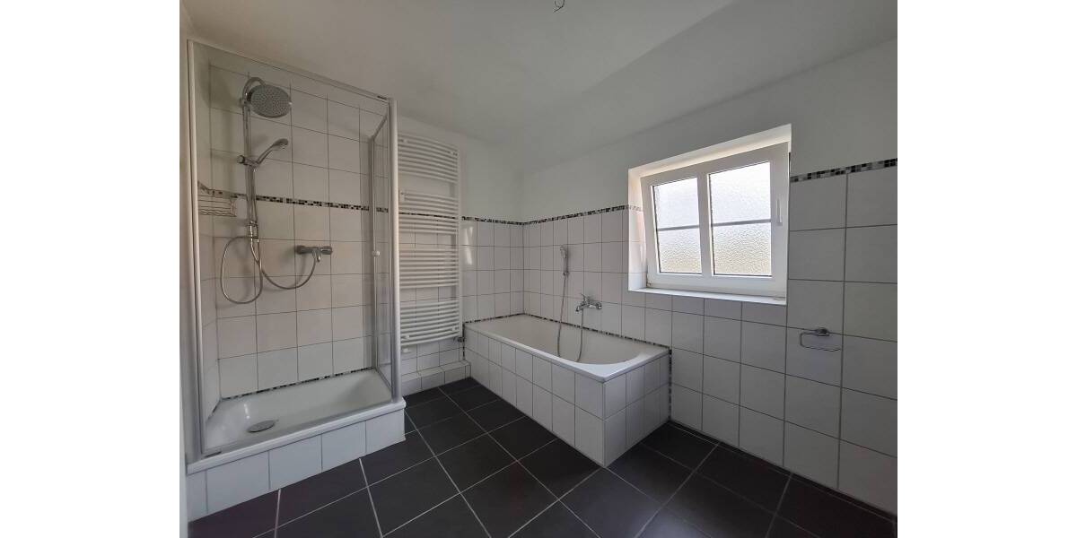 Etagenwohnung Minden Innenstadt - 3 Zimmer, 96 m&sup2;, 1.325&euro; | Angebot:26091967