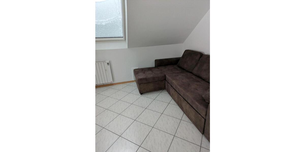 Dachgeschoss Wohnung mieten in Wald-Erlenbach, Heppenheim 2 zimmer