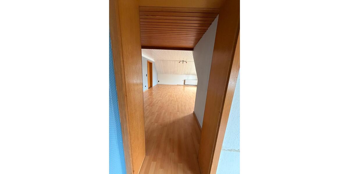 Dachgeschoßwohnung Neustadt am Rübenberge - 3 Zimmer, 96 m&sup2;, 960&euro; | Angebot:26041141
