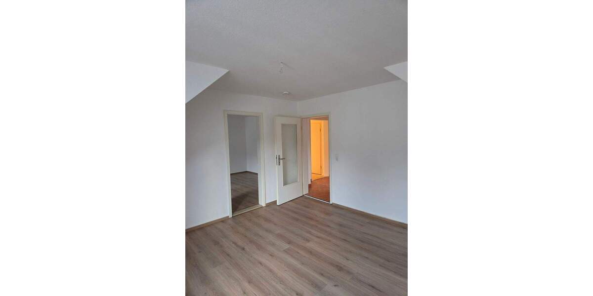 Etagenwohnung Waldheim - 4 Zimmer, 102 m&sup2;, 550&euro; | Angebot:25688927