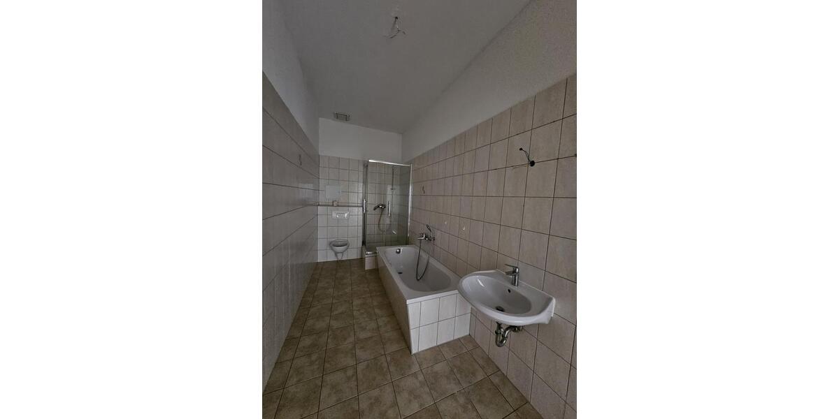 Erdgeschoßwohnung Crimmitschau - 4 Zimmer, 135 m&sup2;, 919&euro; | Angebot:24426878