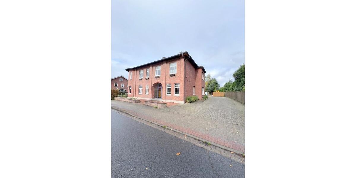 Einfamilienhaus Werlte - 9 Zimmer, 373 m&sup2;, 2.000&euro; | Angebot:23598638