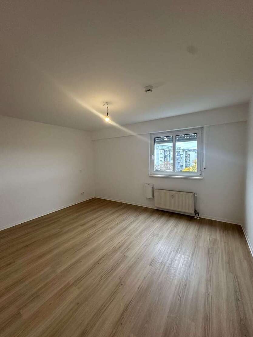 ++Frisch Sanierte 4-RW mit Balkon und 2 Badezimmer++ 4 zimmer