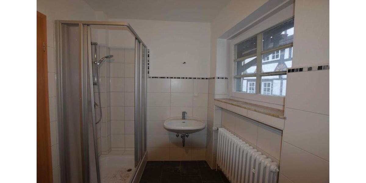+++ Ich wurde renoviert! Charmante 4-Raumwohnung über 2 Etagen mit Tageslichtbad +++ 4 zimmer