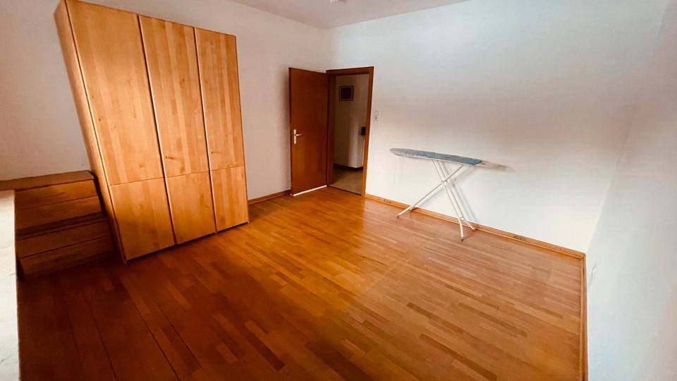 Doppelhaushälfte Lage - 6 Zimmer, 235 m&sup2;, 1.250&euro; | Angebot:26665107