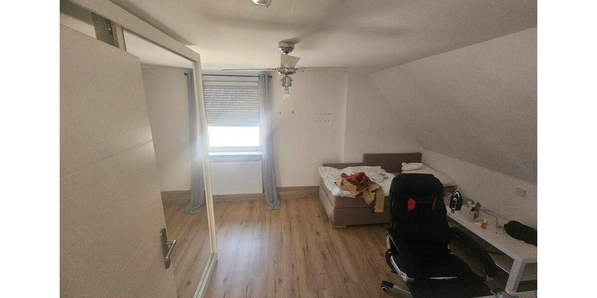 Dachgeschoßwohnung Gundelfingen an der Donau - 3 Zimmer, 90 m&sup2;, 950&euro; | Angebot:26698867