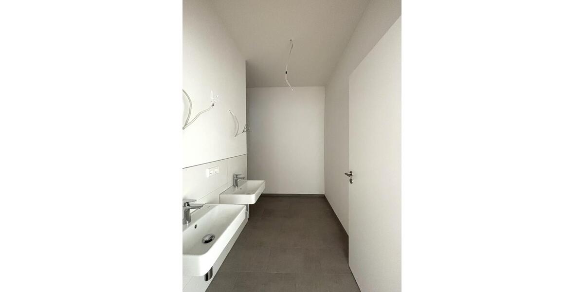 Erdgeschoßwohnung Sindelfingen - 2 Zimmer, 89 m&sup2;, 1.380&euro; | Angebot:24400067