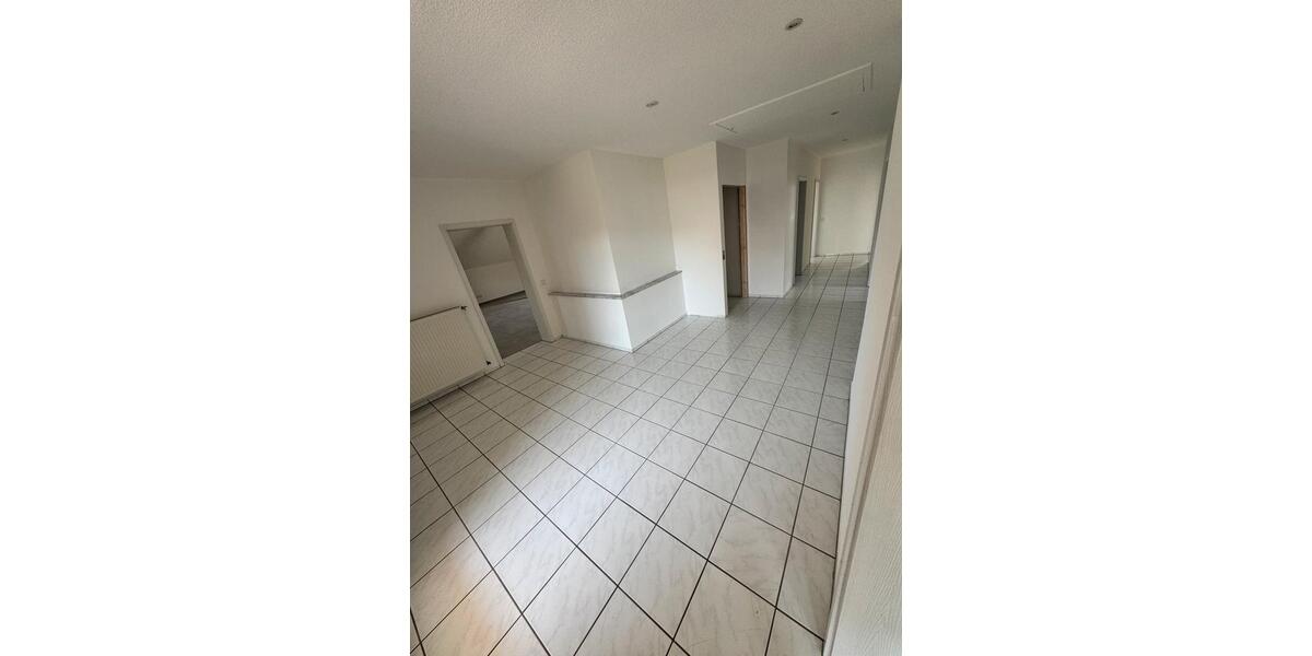 Dachgeschoßwohnung Lohne (Oldenburg) - 4 Zimmer, 140 m&sup2;, 1.100&euro; | Angebot:26698574