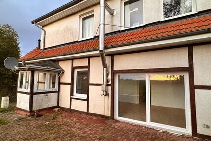 Attraktive 3-Raum-Wohnung mit Hauscharakter +Garten+ Garage 3 zimmer