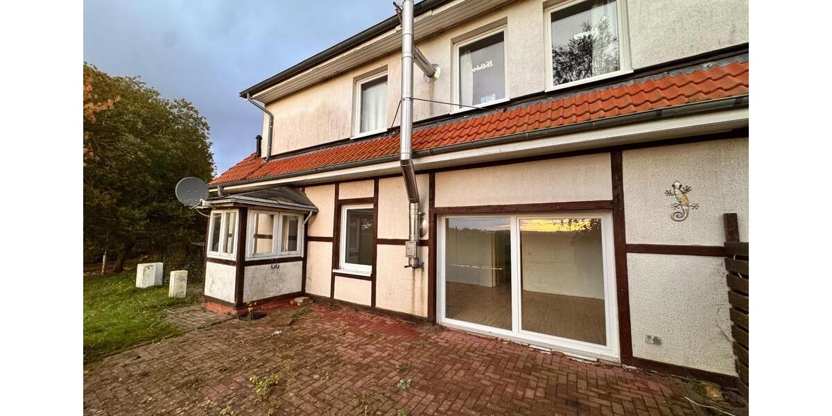 Attraktive 3-Raum-Wohnung mit Hauscharakter +Garten+ Garage 3 zimmer