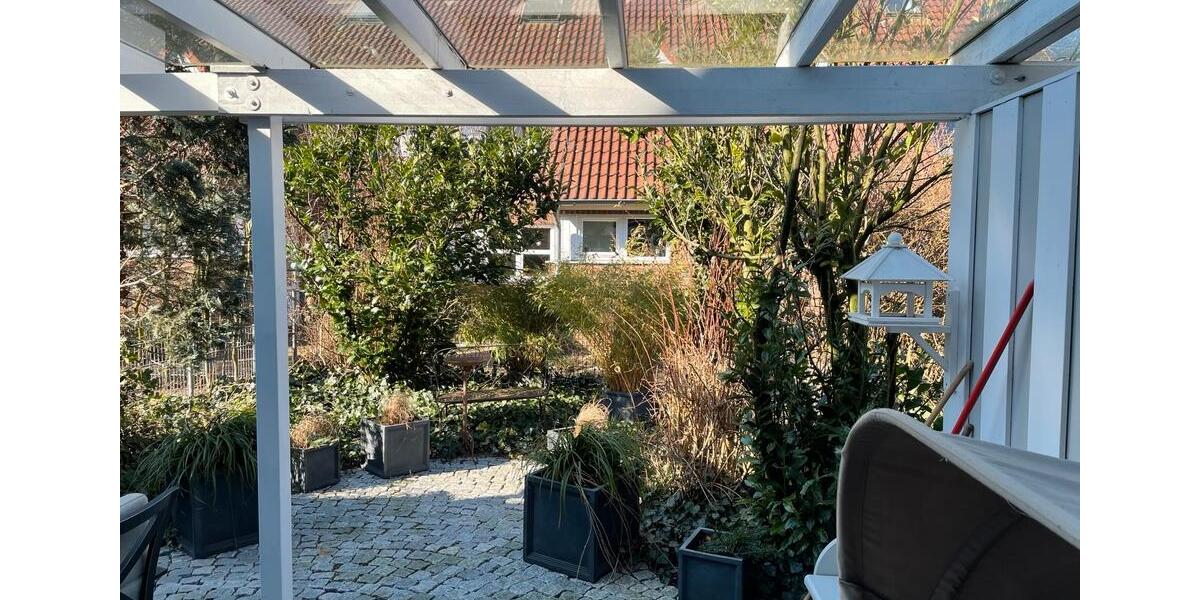 1A Lage, RMH mit Einbauküche, Fußbodenheizung, Stellplatz, Garage 4 zimmer