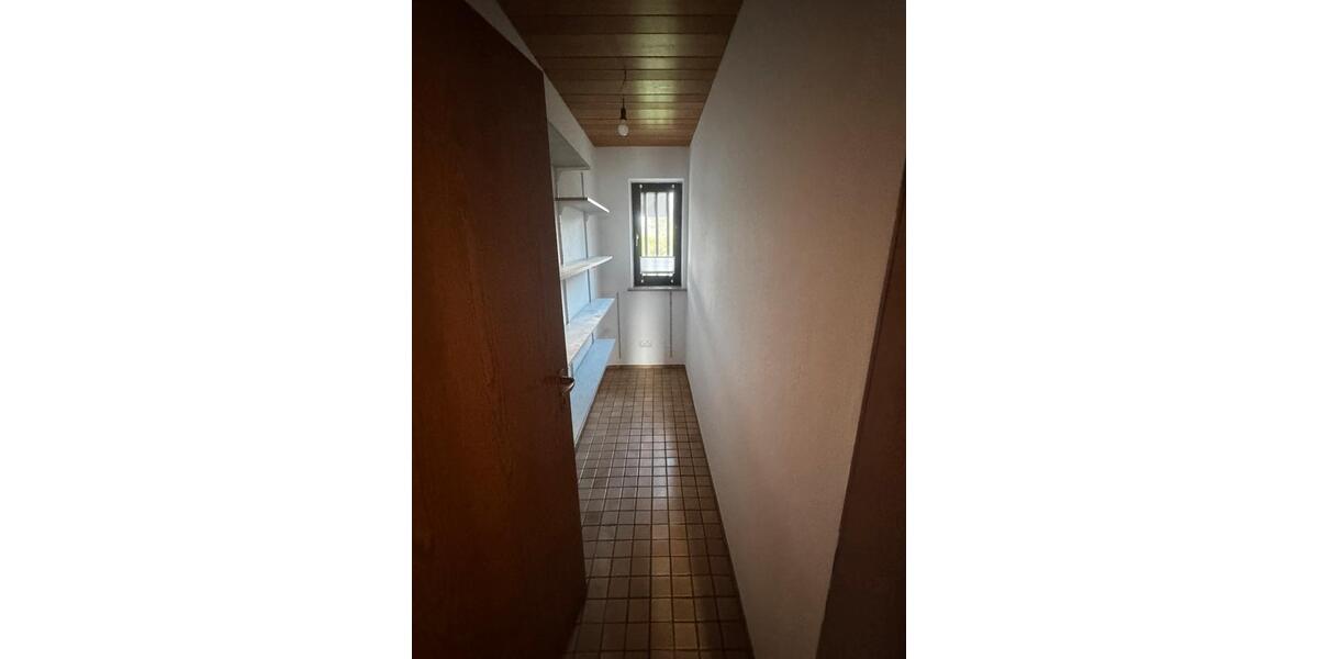 Erdgeschoßwohnung Eggolsheim - 5 Zimmer, 120 m&sup2;, 1.200&euro; | Angebot:25994496
