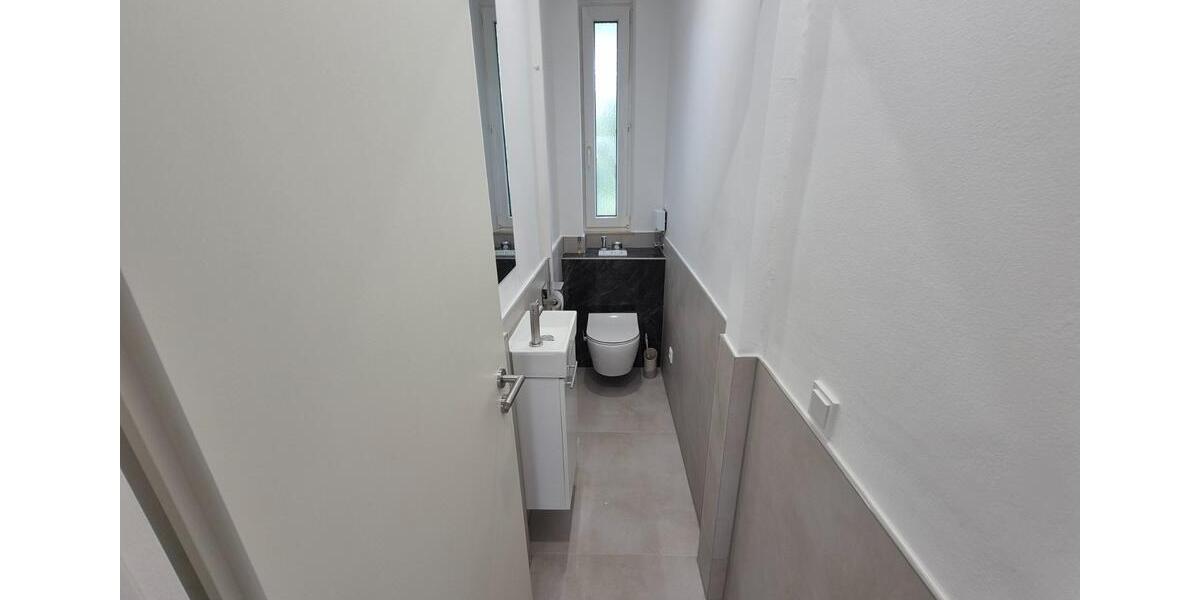 WG Zimmer in 4er WG. Voll möbliert. Renoviert 4 zimmer