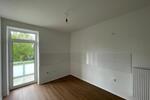 **FRISCH SANIERT**HELLE 2-Zimmerwohnung MIT BALKON + GROßEM TAGESLICHBAD**