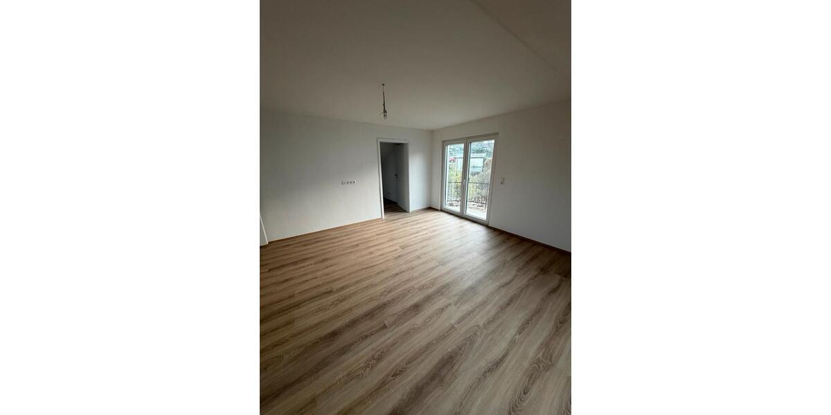 Dachgeschoßwohnung Gernsbach - 3.5 Zimmer, 95 m&sup2;, 1.090&euro; | Angebot:24741624