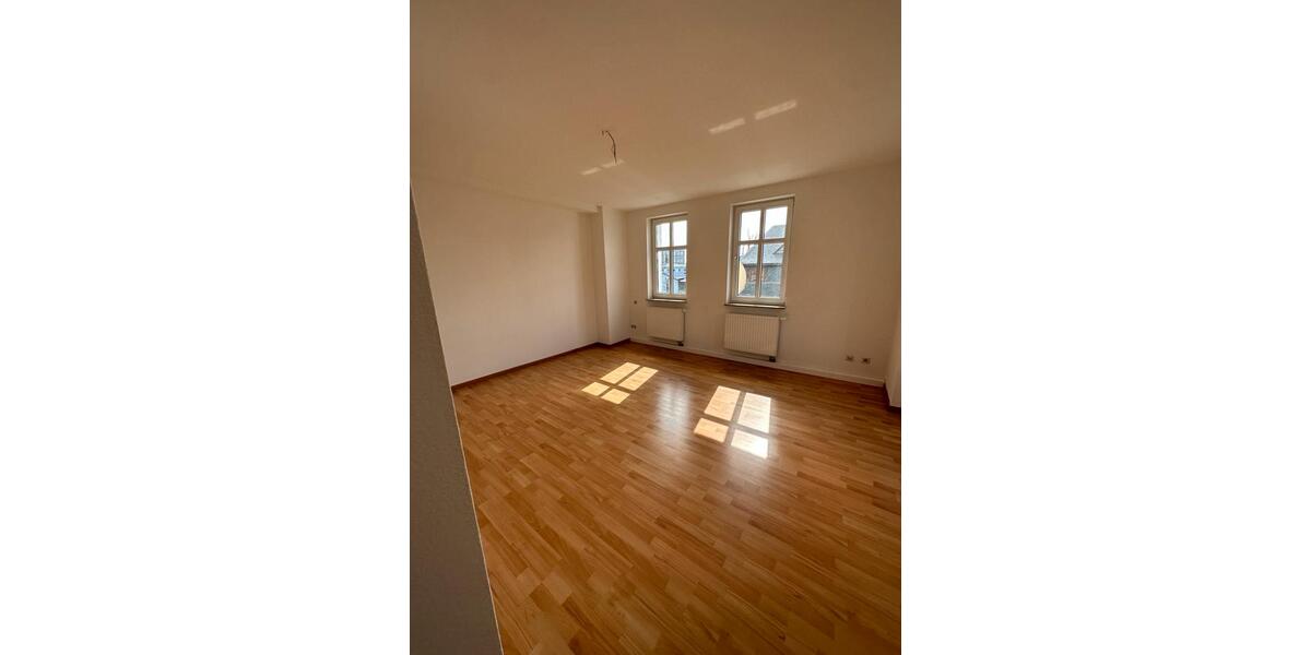 Etagenwohnung Neuhaus am Rennweg - 3 Zimmer, 116 m&sup2;, 875&euro; | Angebot:24641557