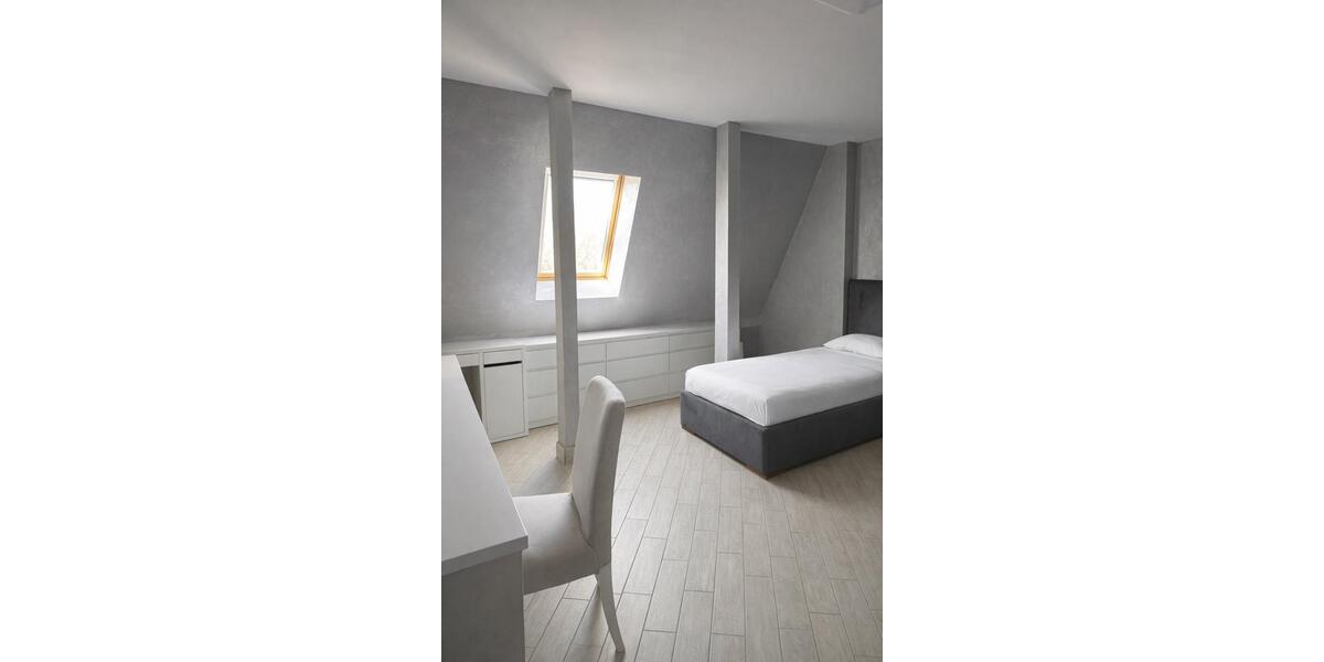 Dachgeschoßwohnung Plauen Altstadt - 5 Zimmer, 130 m&sup2;, 1.000&euro; | Angebot:25999918