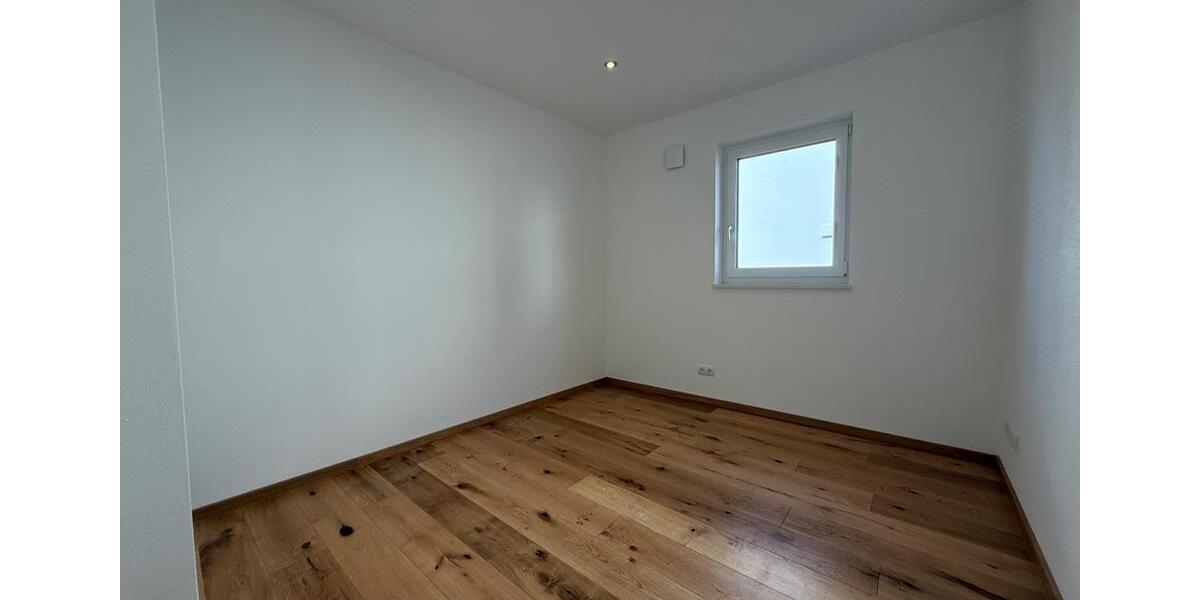 Erdgeschoßwohnung Tüßling - 3 Zimmer, 100 m&sup2;, 1.275&euro; | Angebot:25844843