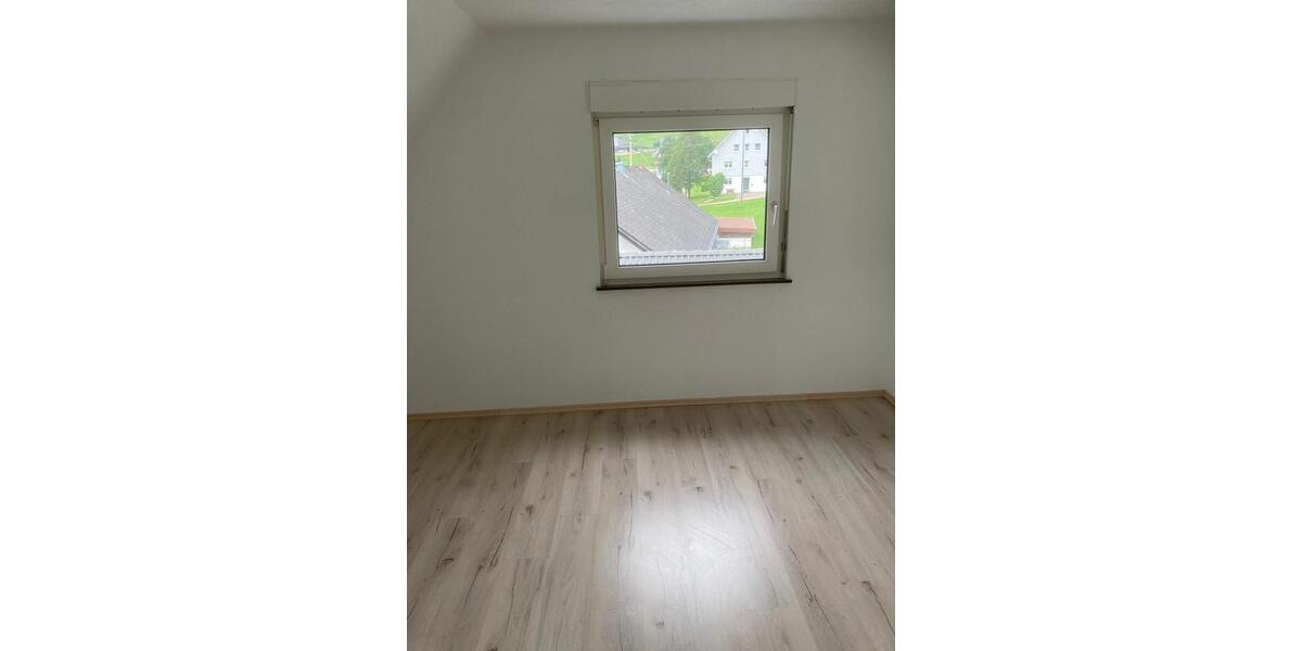 Dachgeschoßwohnung Eisenbach (Hochschwarzwald) - 4 Zimmer, 80 m&sup2;, 700&euro; | Angebot:25760671