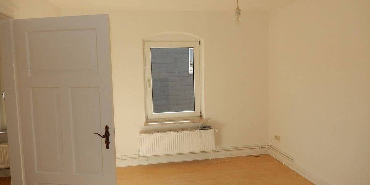 Ruhige Wohnung in zentraler Lage v. Bdf. 3 zimmer