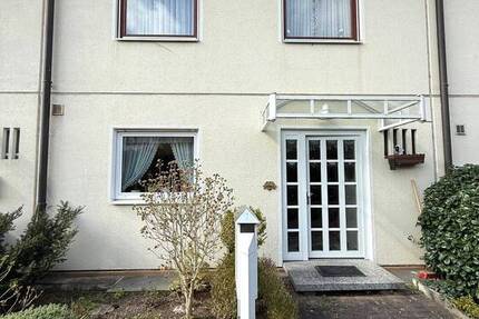 Reihenmittelhaus mit 7 Zimmern, Hobbykeller, Partykeller und ausgebauten DG zu vermieten