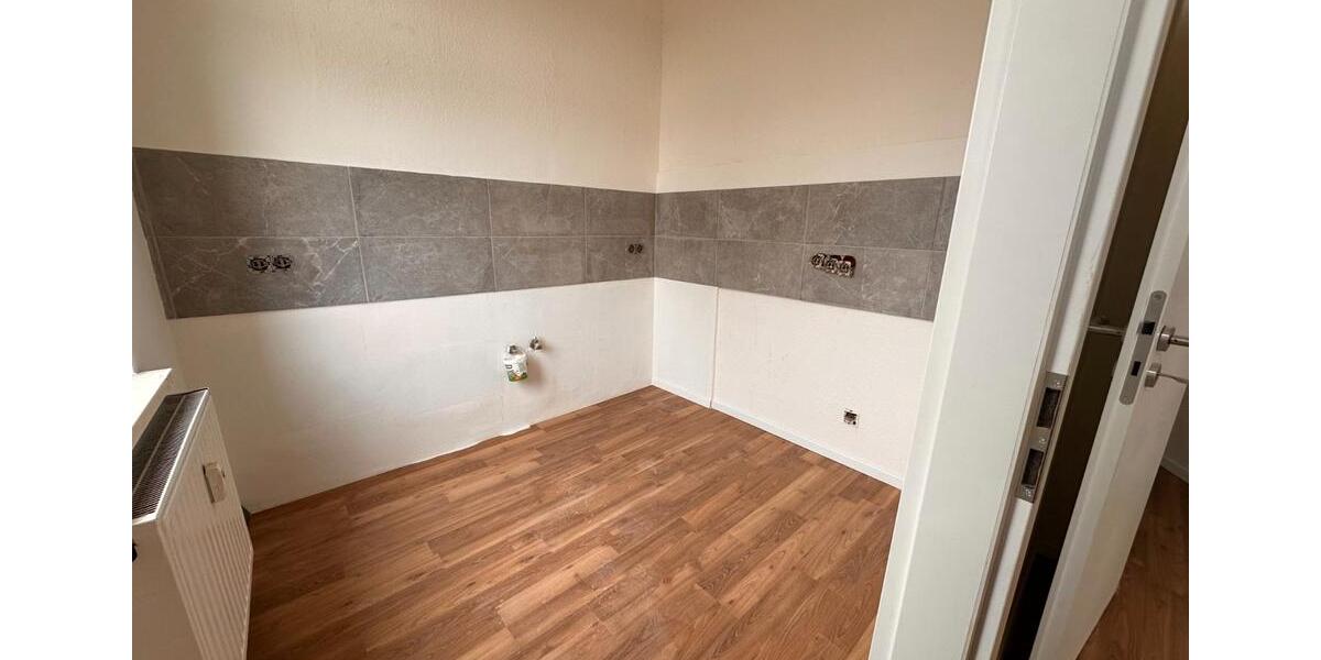 Etagenwohnung Gotha - 3 Zimmer, 90 m&sup2;, 580&euro; | Angebot:25975034