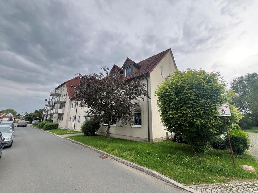 2 Zimmer Wohnung in Crossen an der Elster Außenstellplatz