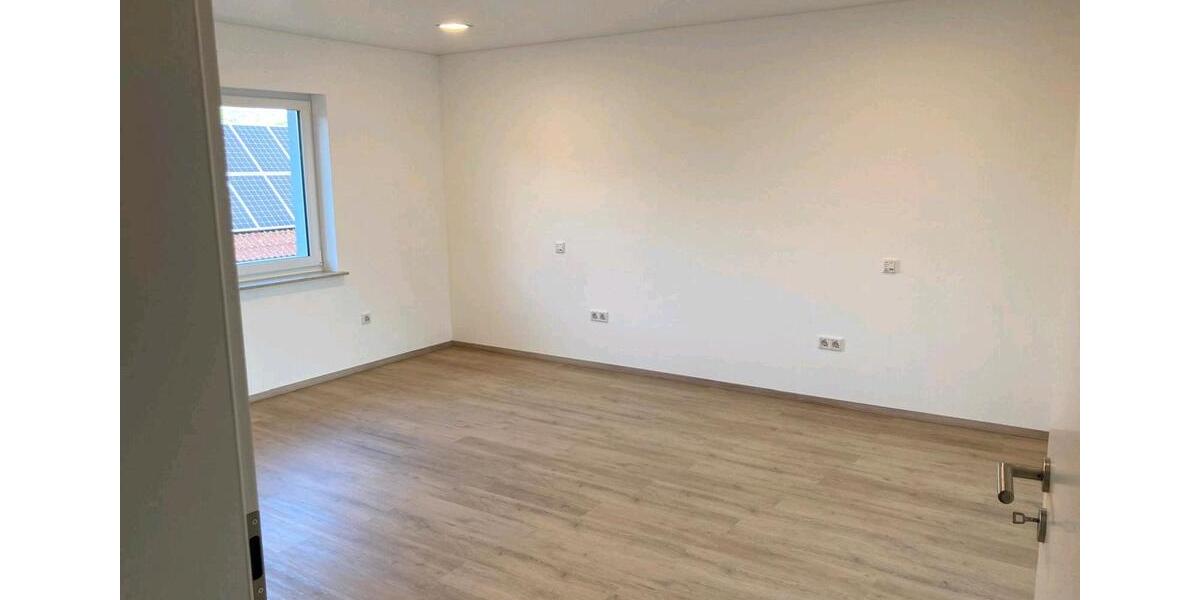 Erdgeschoßwohnung Sulzfeld - 4 Zimmer, 132 m&sup2;, 1.280&euro; | Angebot:26288314
