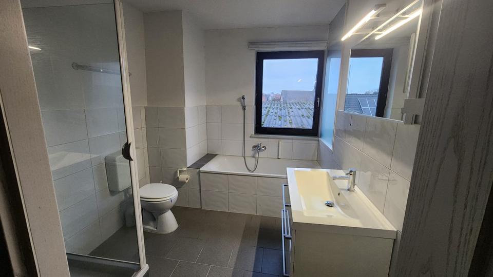 Etagenwohnung Hohenroth - 4 Zimmer, 130 m&sup2;, 1.000&euro; | Angebot:20981297