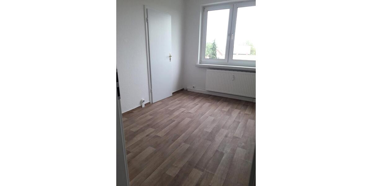 Etagenwohnung Löcknitz - 3 Zimmer, 66 m&sup2;, 326&euro; | Angebot:12327147