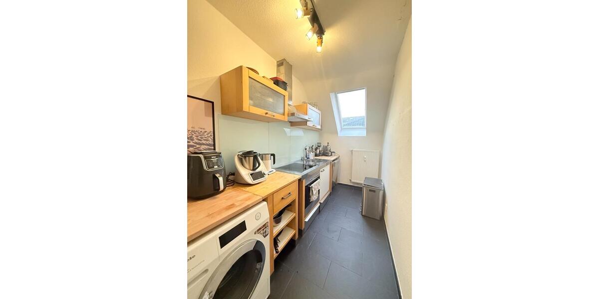 Dachgeschoßwohnung Düsseldorf - 2.5 Zimmer, 72 m&sup2;, 1.650&euro; | Angebot:24707776