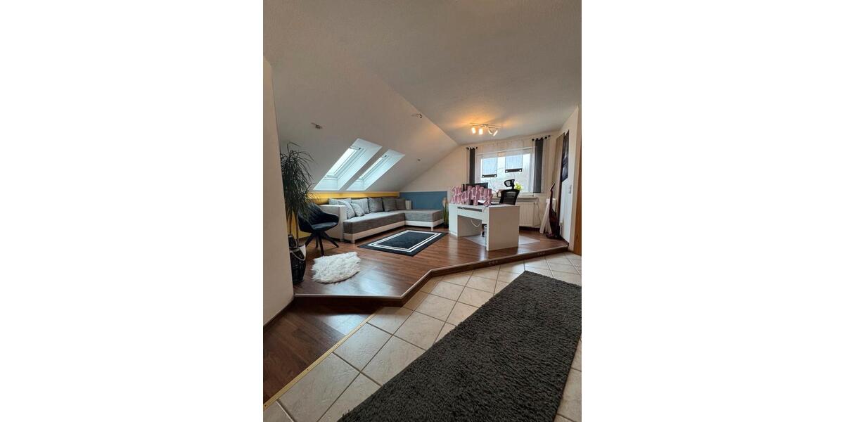 Dachgeschoßwohnung Kitzingen - 2 Zimmer, 60 m&sup2;, 800&euro; | Angebot:24443724